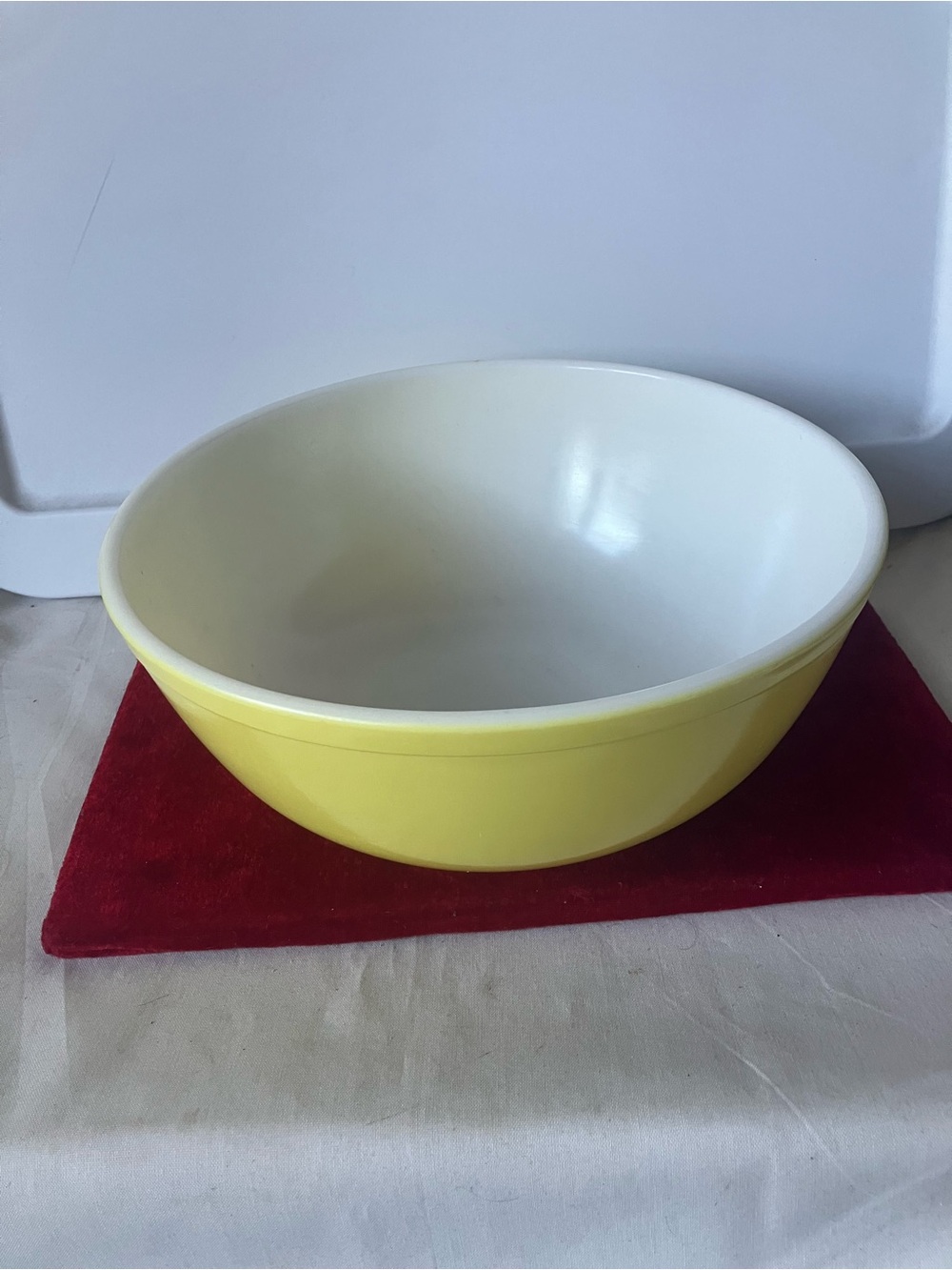 Vintage Pyrex Yellow Primary Color Large Nesting Mixing Bowl 4 QT #404.